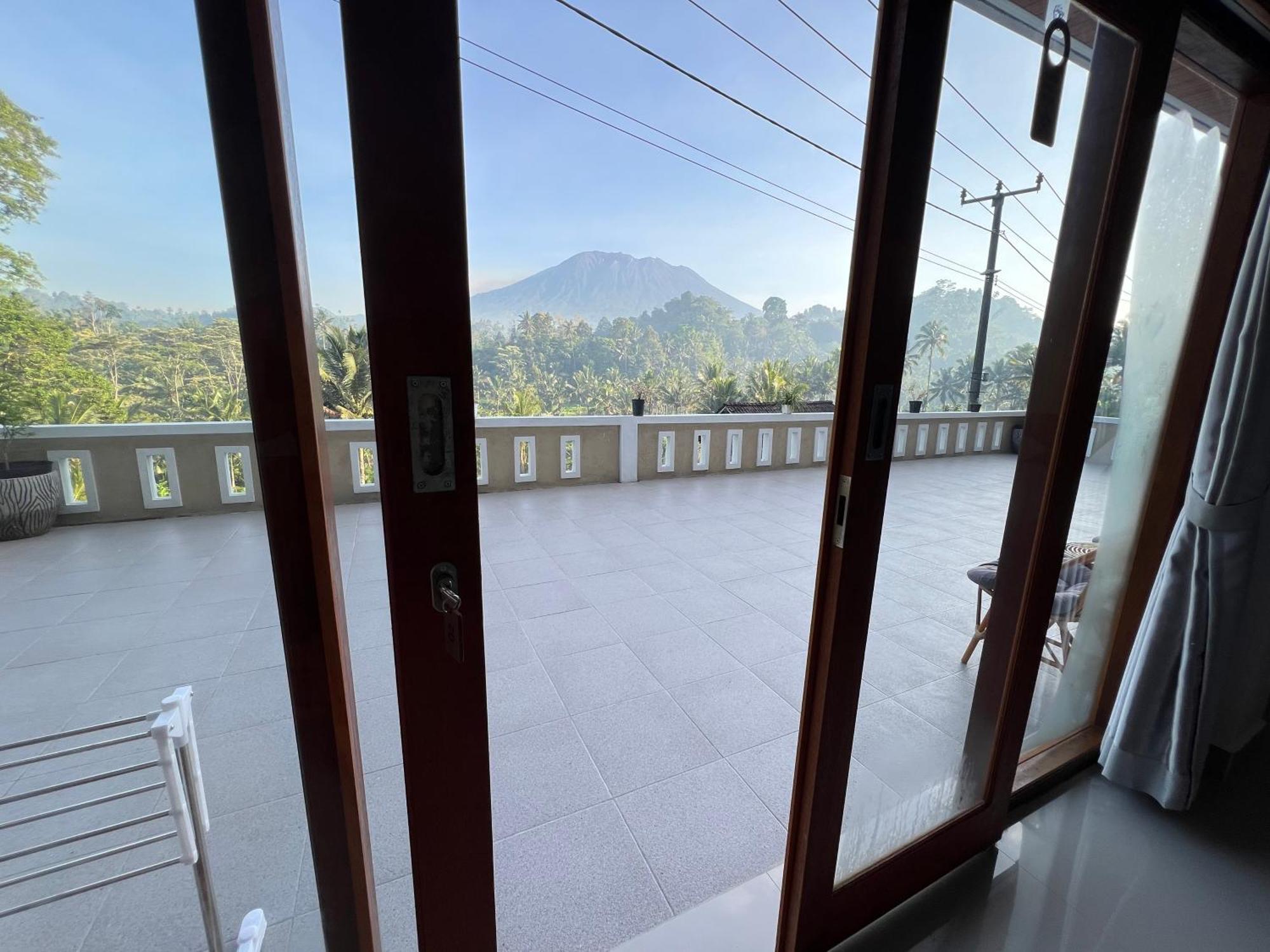 Bisbis House Iseh Village Selat Екстер'єр фото